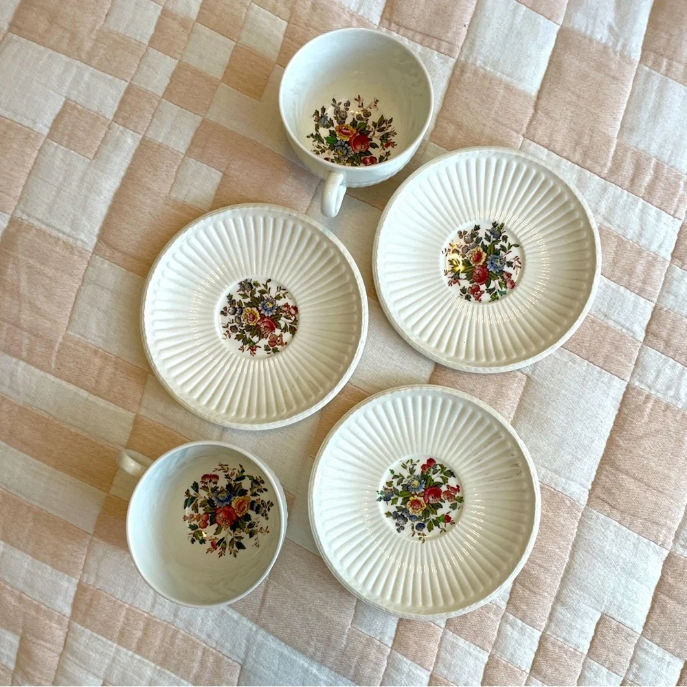ADORABLE Wedgwood Edme Conway Sets, 2 Cups and 3 Saucers,‎ Vintage